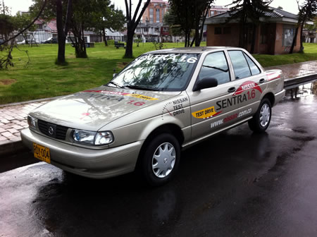 Carros y Clasicos - Prueba Nissan Sentra B13 2011