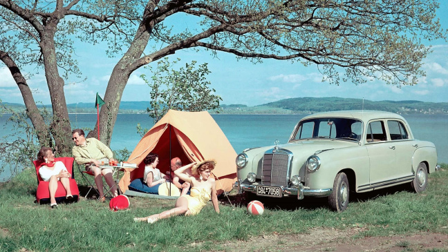 Mercedes-Benz 220S “Pontón” 70 años