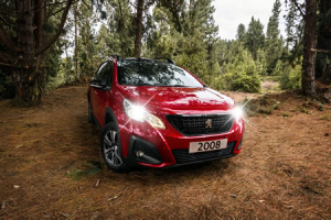Peugeot ruge con su exhibición en el Centro Comercial El Retiro