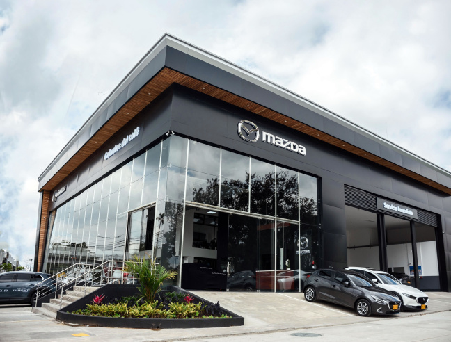 Mazda inaugura una nueva y sofisticada vitrina en Armenia Quindío