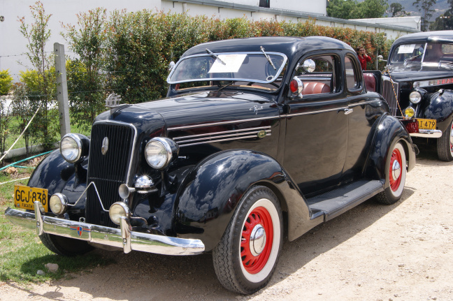 Plymouth 1935