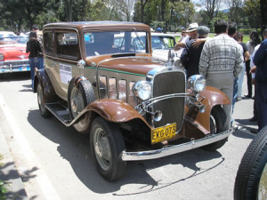 Desfile de Vehículos Antiguos Chevrolet