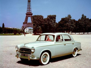 El Peugeot 403 festejó sus 70 años en Autoclásica 2025