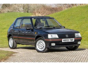 Peugeot 205 GTi restaurado por el museo de la aventura