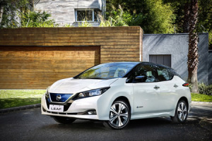 Nissan LEAF, el vehículo galardonado por ser ideal para disfrutar del futuro, hoy